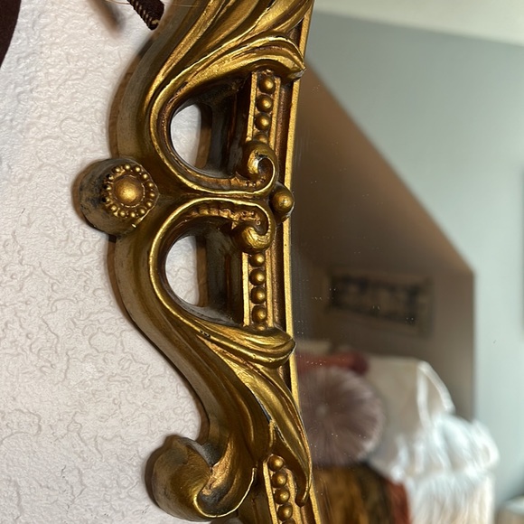 Vintage Syroco Style Resin Oval Gold Ornate Mirror MCM - Picture 3 of 9
